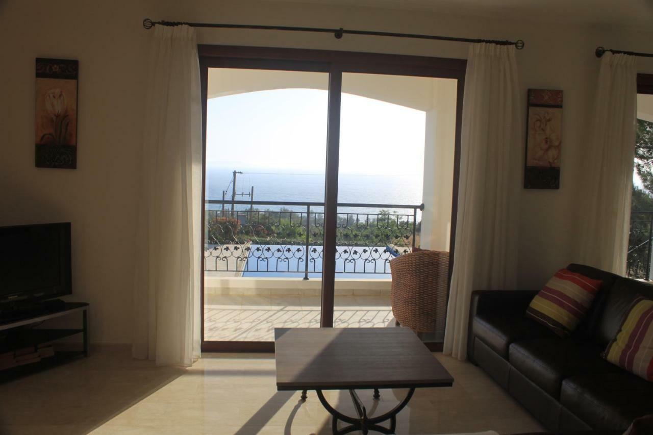 Martika Luxury Villa Agia Marina  Dış mekan fotoğraf