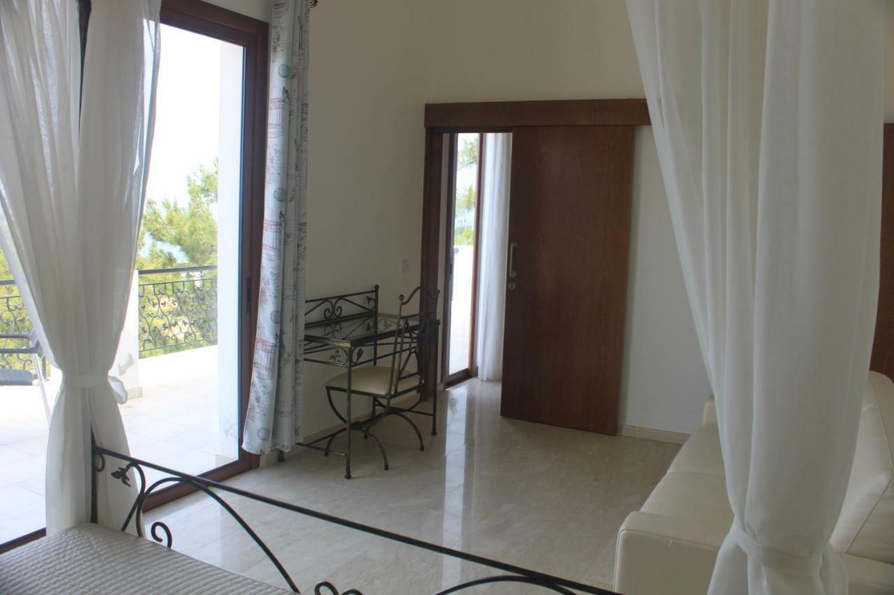 Martika Luxury Villa Agia Marina  Dış mekan fotoğraf