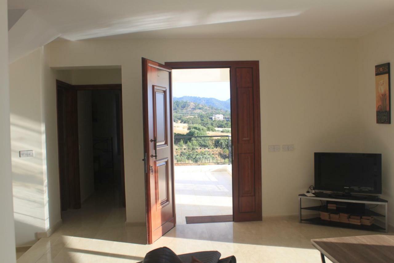 Martika Luxury Villa Agia Marina  Dış mekan fotoğraf